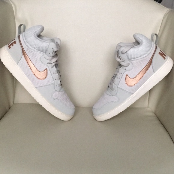 Nike - Picture 2 of 2